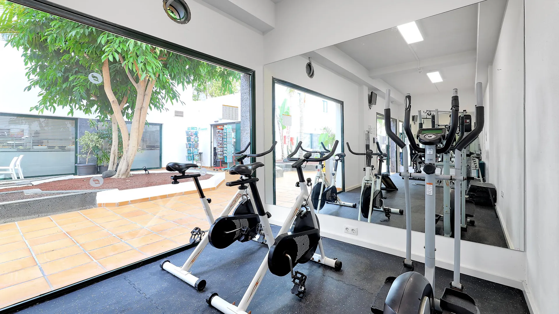 פוארטו דל כרמן Hotel Thb Flora 3*, פוארטו דל כרמן ספרד
