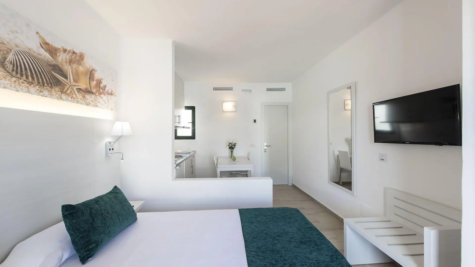 ***  Hotel Thb Flora Puerto del Carmen  Spanje